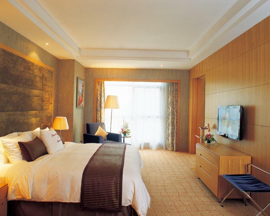 Central International Hotel Shanghai Exterior photo