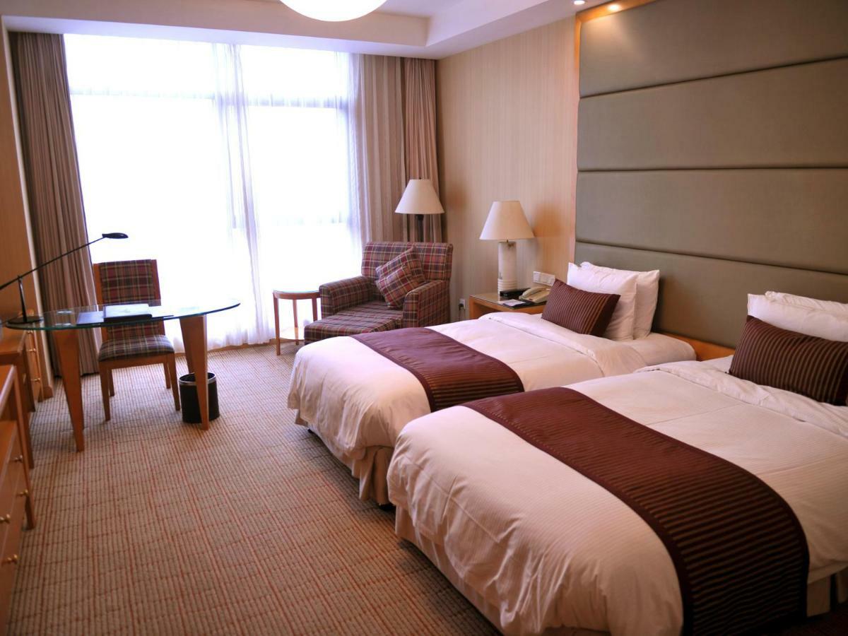 Central International Hotel Shanghai Exterior photo